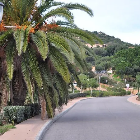 F2 Le Lavezzi Apartment *