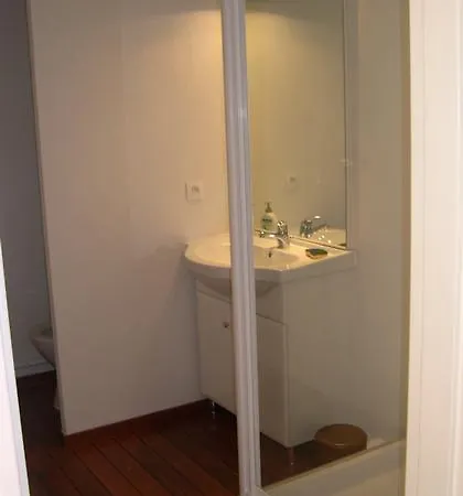 F2 Le Lavezzi Apartment *